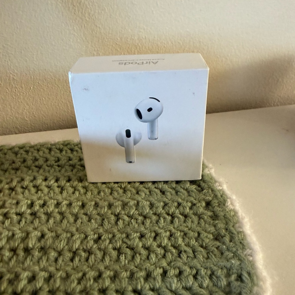Apple AirPods 4